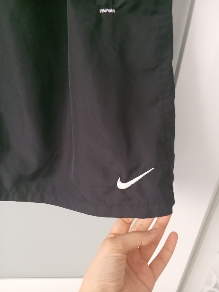 Nike Siyah Rahat Kesim Mini Şort - Görsel 2