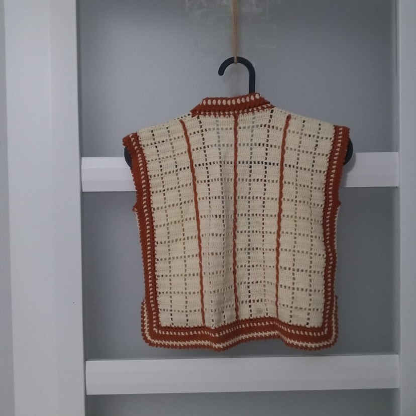 Nakışlı Kısa Örgü  Yelek - Görsel 4