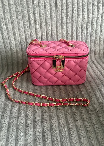 Chanel marka Pembe Zincir Detaylı Deri Kadın Çanta - Görsel 4