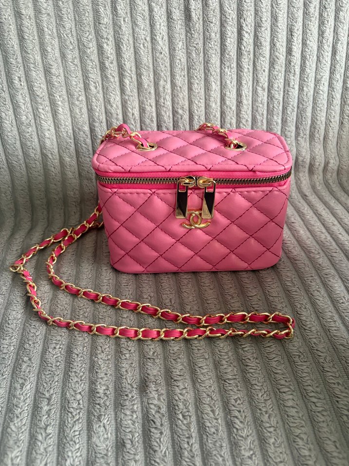 Chanel marka Pembe Zincir Detaylı Deri Kadın Çanta - Görsel 4