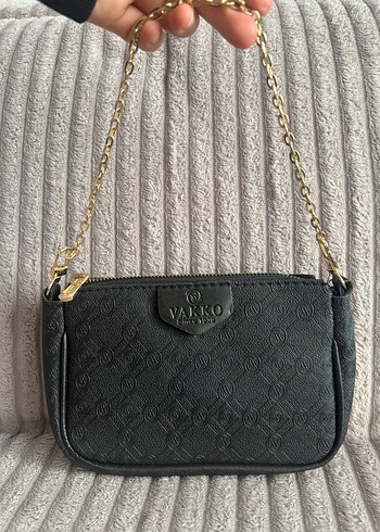 Vakko Zincir Detaylı Siyah Deri Kadın Çapraz Çanta - Görsel 4