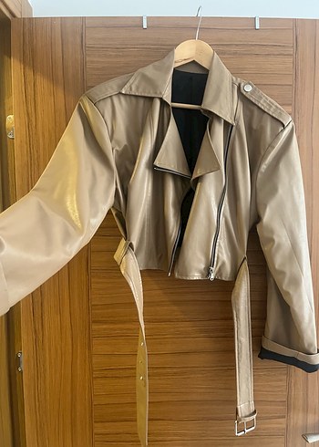 Bej Kemerli Kadın Deri Ceket - Görsel 3