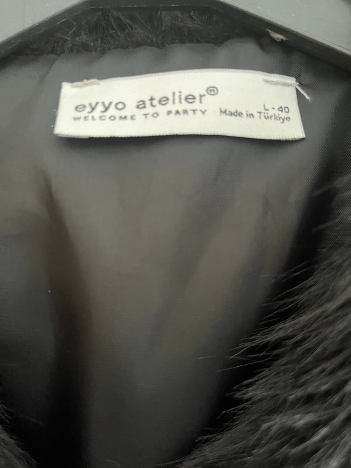 Siyah Kürklü Kadın Yelek - Görsel 2