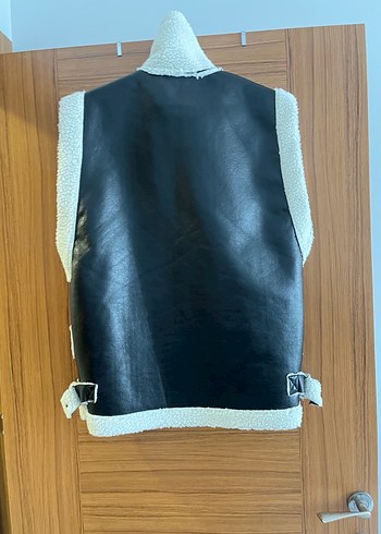 Siyah Beyaz Kürklü Deri Kadın Yelek - Görsel 3