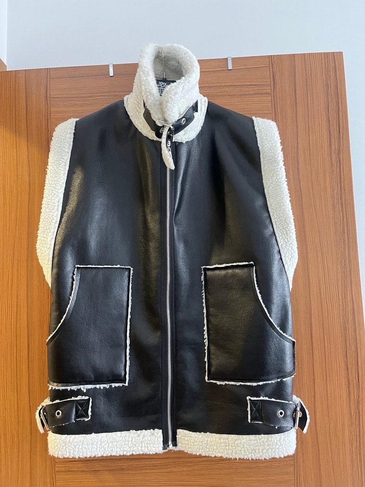 Siyah Beyaz Kürklü Deri Kadın Yelek - Görsel 2