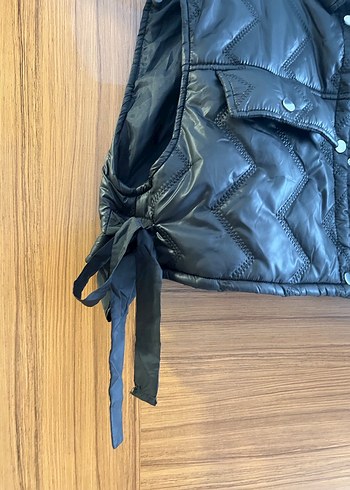 Düğmeli Siyah Kadın Mini şişme 
Yelek - Görsel 3