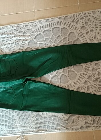 Yeşil deri pantolon