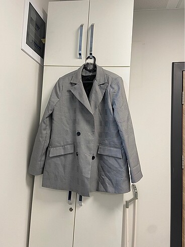 Gri blazer 2 kez giydim