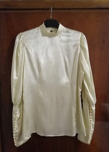 m Beden beyaz Renk #Saten #Bluz #Krem #Tesettür #Giyim 