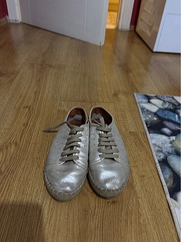 Parlak günlük ayakkabı - Görsel 2