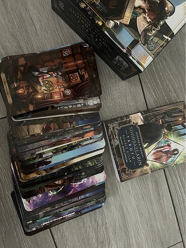  Tarot kartları ve rehber kitabı