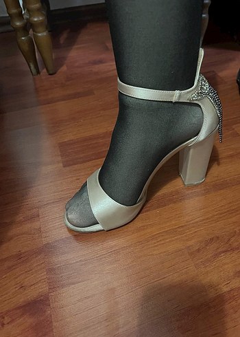 Bej Saten Tokalı İnce Topuklu Kadın Ayakkabı - Görsel 12