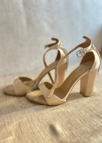 Bej Saten Tokalı İnce Topuklu Kadın Ayakkabı - Görsel 6