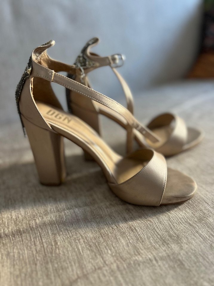 Bej Saten Tokalı İnce Topuklu Kadın Ayakkabı - Görsel 3