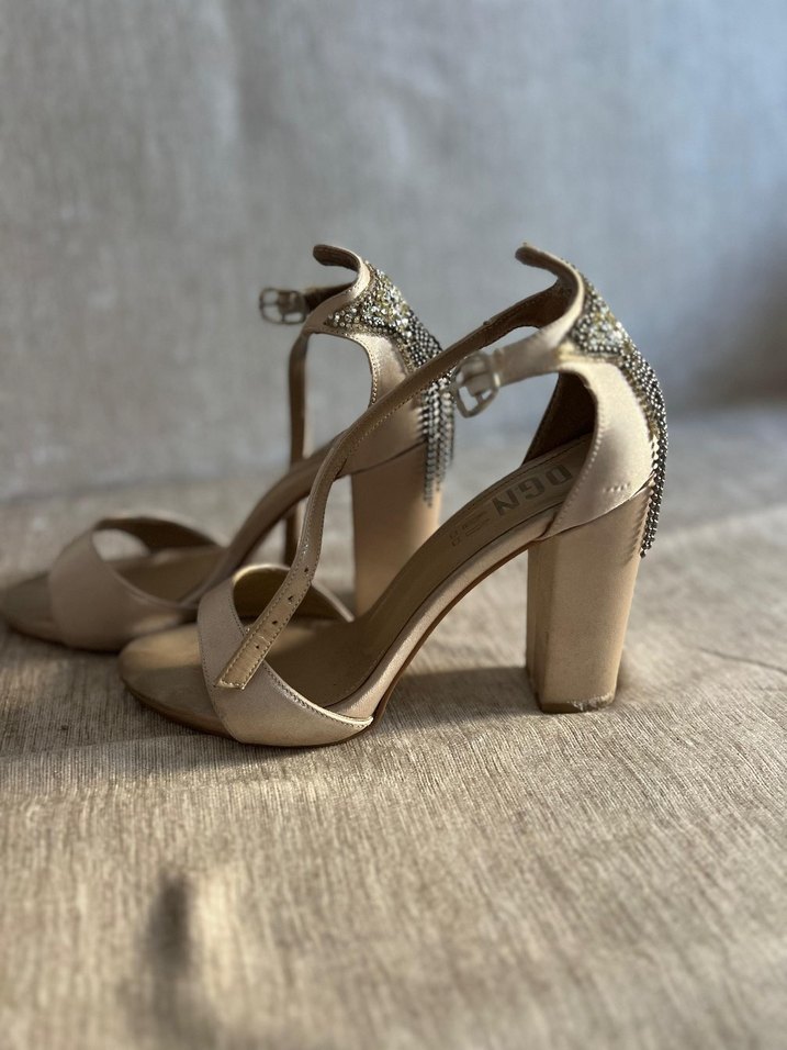 Bej Saten Tokalı İnce Topuklu Kadın Ayakkabı - Görsel 5