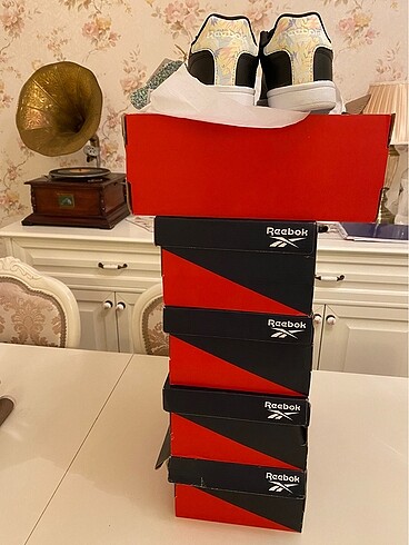 38,5 Beden siyah Renk Orjinal sıfır kadın reebok ayakkabı