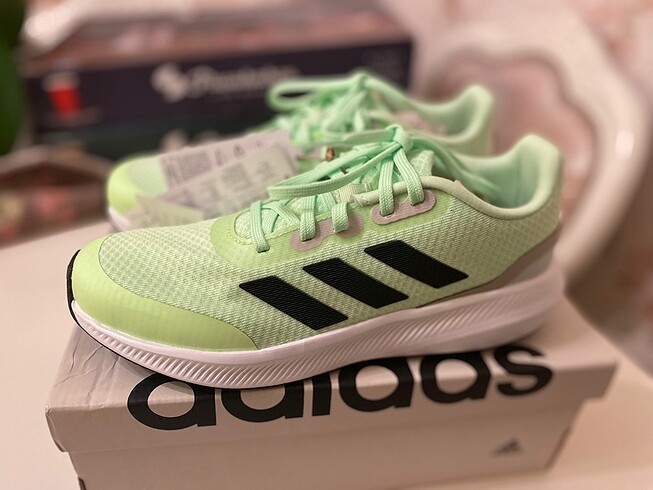 38 Beden turkuaz Renk Orijinal faturalı sıfır adidas running