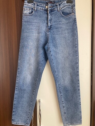 27 Beden mavi Renk Mom jean