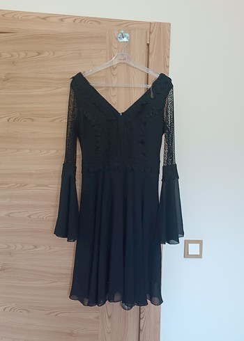 Uzun Kollu Siyah Dantelli V Yaka Gotik Kadın Elbise