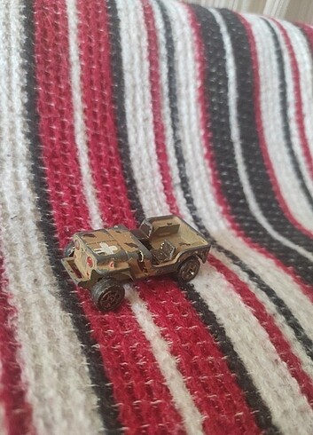 alman siku metal askeri jeep 