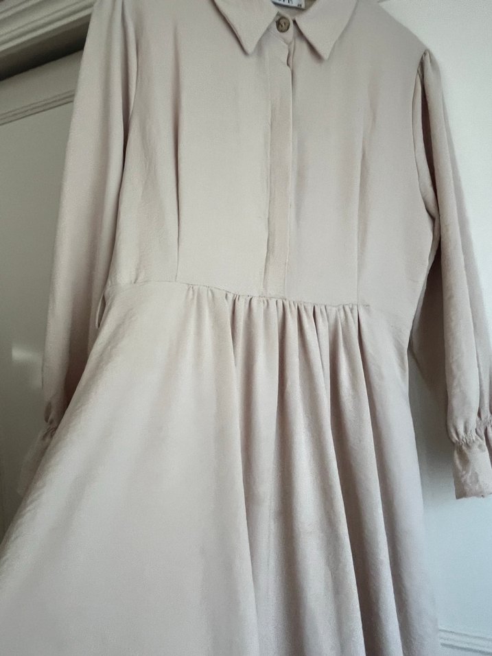 Bej Keten Pilili Uzun Kollu Uzun Elbise - Görsel 2