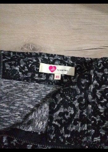 Gri -Siyah Desenli Drapeli Mini Etek ( sıfır ürün) - Görsel 3