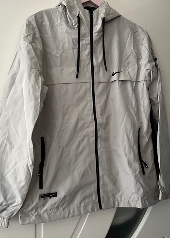 Nike Gri Kapusonlu Yagmurluk