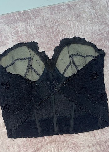 Siyah Nakışlı Kürklü Straplez Büstiyer - Görsel 2