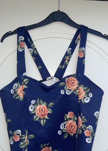 Çiçek Desenli Kısa Askılı Crop Top - Görsel 2