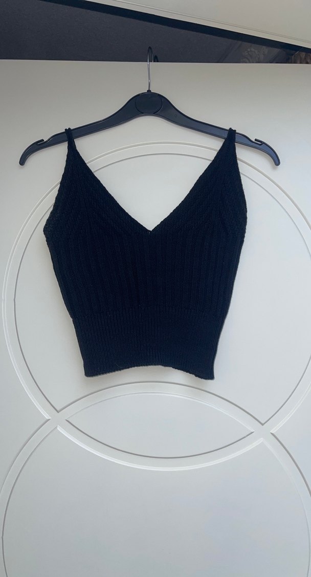 Siyah V Yaka Kadın Örme Crop Top - Görsel 2