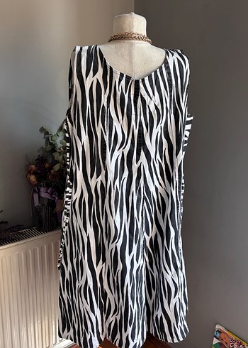 Versace Zebra Desenli V Yaka Uzun Bohem Elbise
