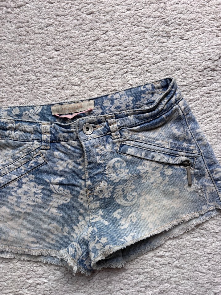 Lace Detaylı Mini Denim Şort - Görsel 3