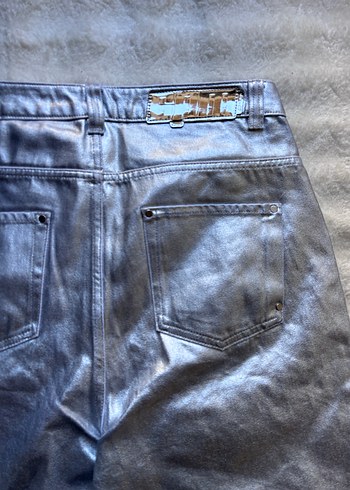 Gri Parlak Midi Denim Şort - Görsel 8