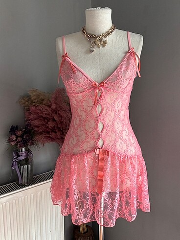 Pembe Dantelli Pileli Gecelik