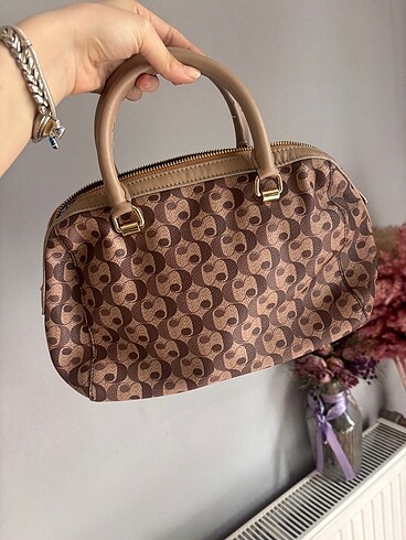 Beden cacharel paris monogram çanta