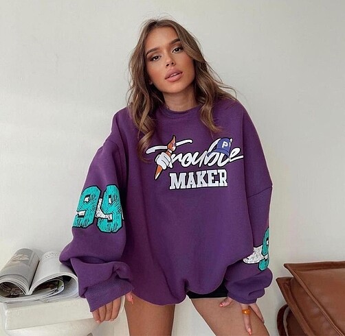 Sweatshirt