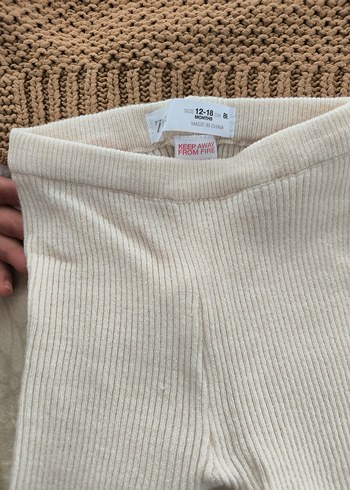 Kız Bebek Örgü Süveterli Bej Takım - Görsel 2