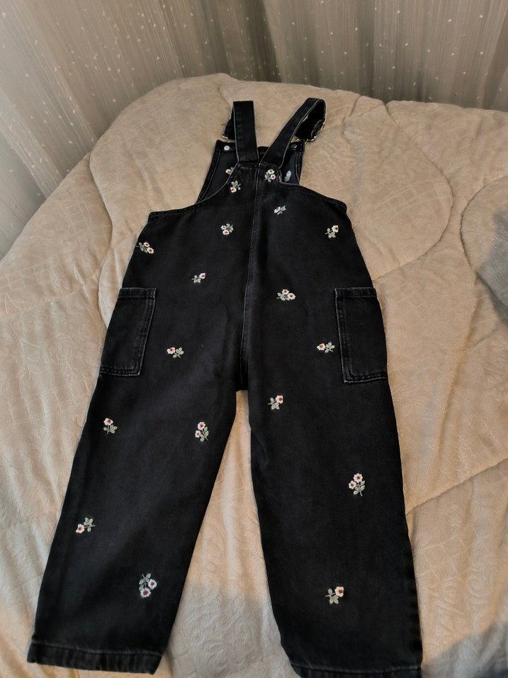 Kızlar için Siyah Nakışlı Kot Tulum - Görsel 2