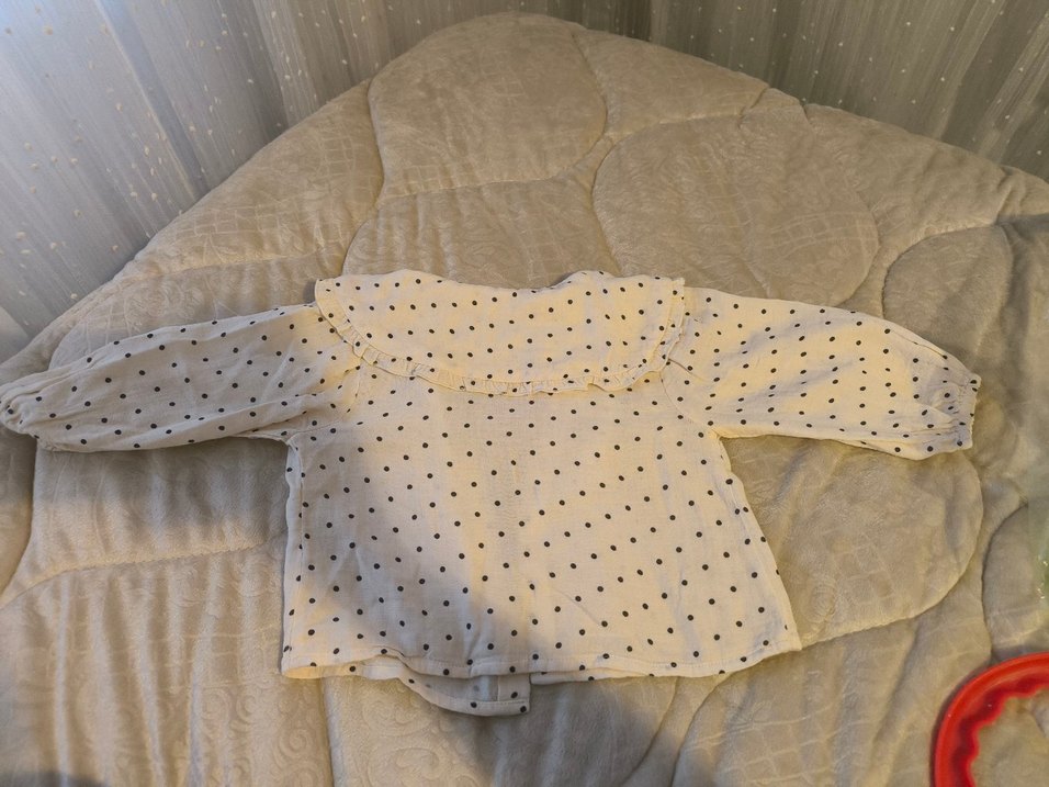 Kız Çocuk Beyaz Puantiyeli Uzun Kollu Gömlek - Görsel 3