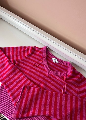 Pembe Çizgili V Yakalı Triko Kadın Kazak - Görsel 2