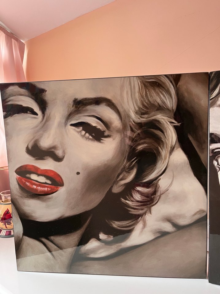 Gri Tonlarında Kadın Portreleri Tablosu - Görsel 3