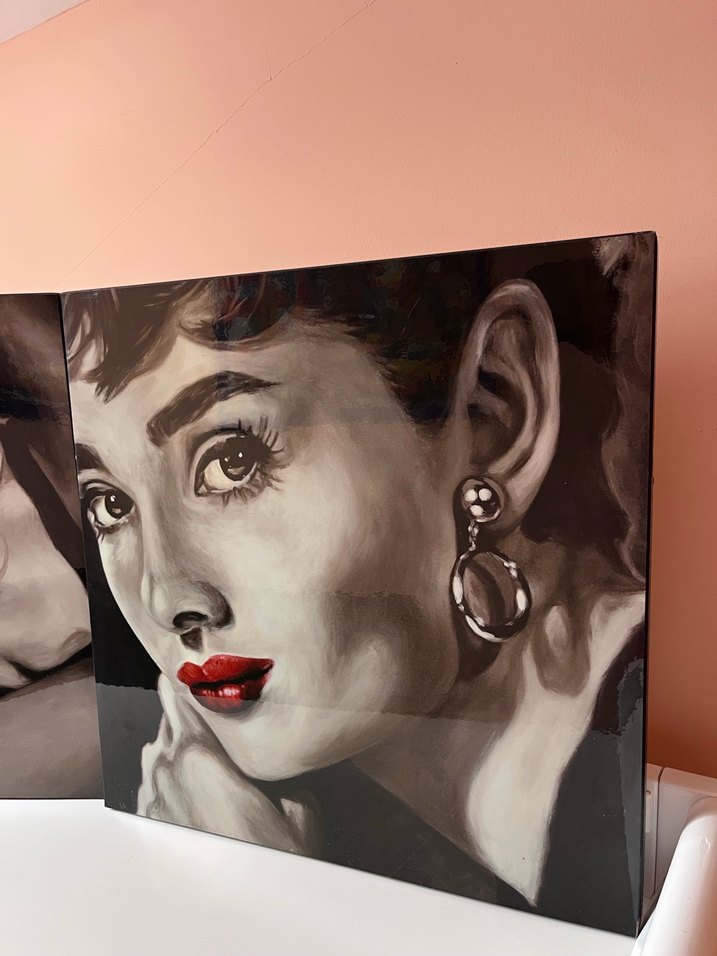 Gri Tonlarında Kadın Portreleri Tablosu - Görsel 2