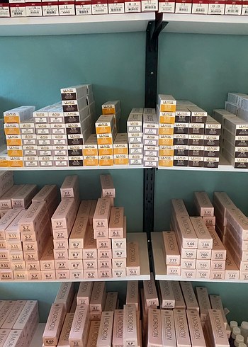 ArewBeyaz Kapatıcı İçeren Saç boyası bir adet - Görsel 15