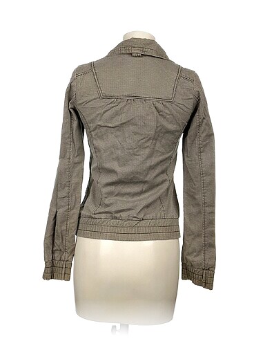 s Beden Bershka Mont %70 İndirimli.