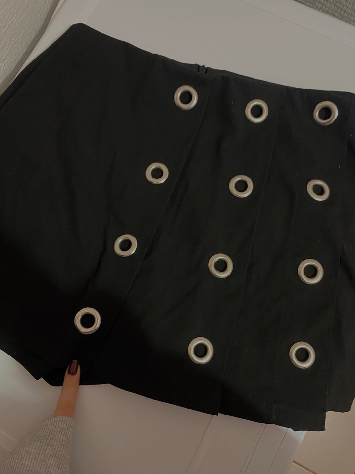 Düğmeli Siyah Mini Şort Etek - Görsel 2