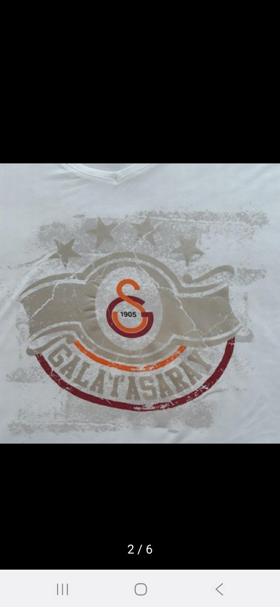 Düğme Detaylı Beyaz Kadın Tişört - Görsel 2