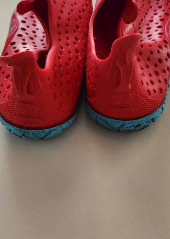 Kırmızı Su Ayakkabısı - Görsel 6