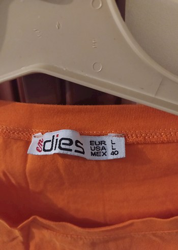 Diğer Turuncu Baskılı Kısa Crop Tişört