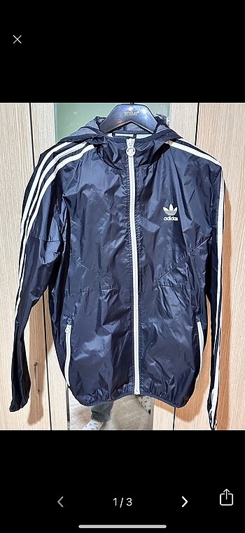 Adidas yağmurluk