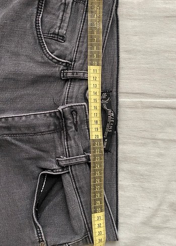 Gri skiny jean